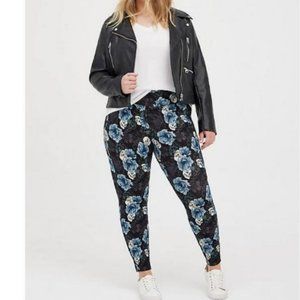 Torrid Pixie Pant Luxe Ponte Floral Skulls sz 3